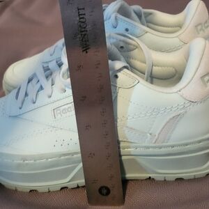 Reebok Women's Light Green Sneakers